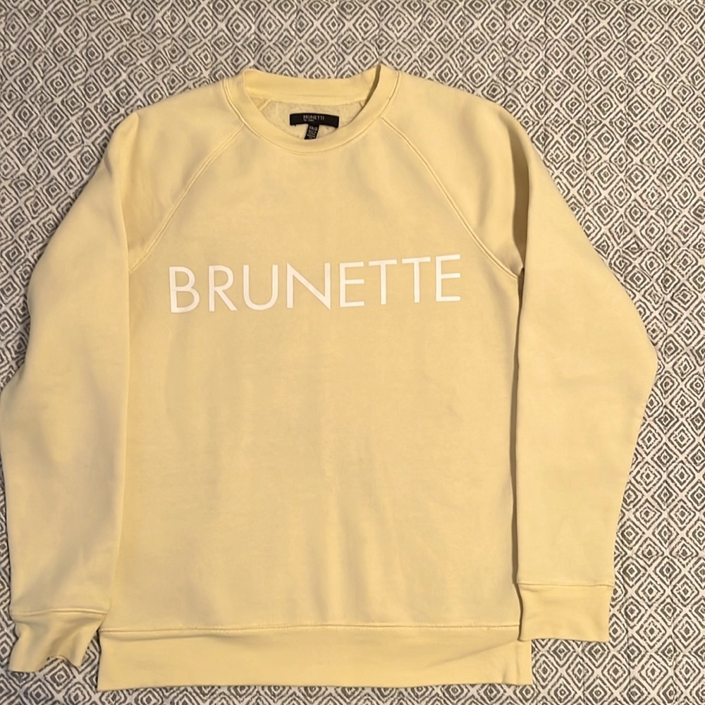 Burnett The Lable Size XS in a Soft Yellow Sweatshirt On Trend